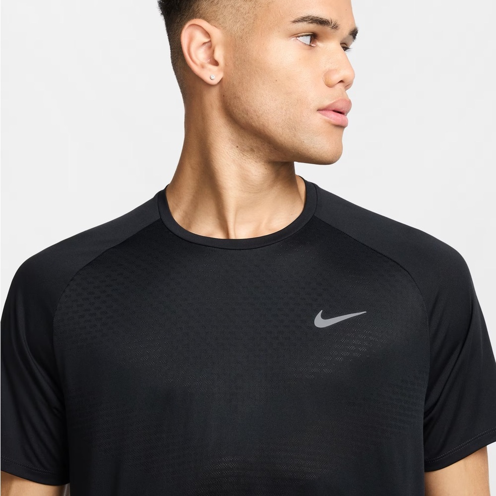 NEW NIKE Men's Dri-FIT Ready Fitness T-Shirt Black XL - Picture 2 of 15
